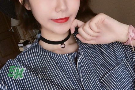 ϣ˼��ں���ɫ ϣ˼��ں����Ǯ��